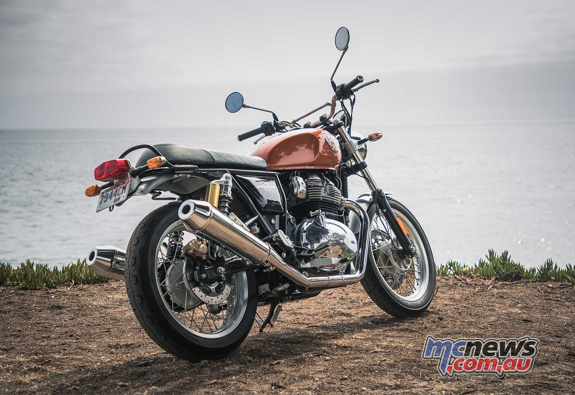 Royal Enfield 650 Continental GT Review. Interceptor Test. MCNews