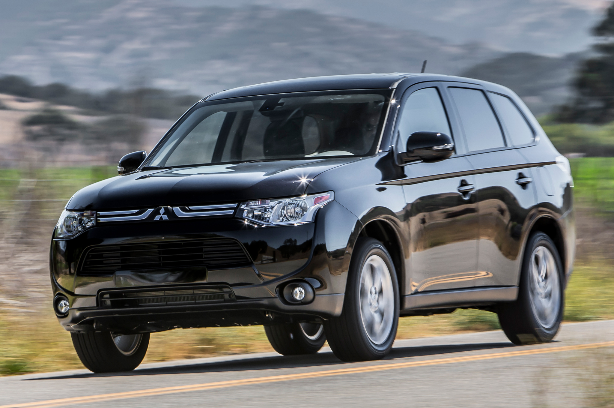 Mitsubishi Outlander and photo