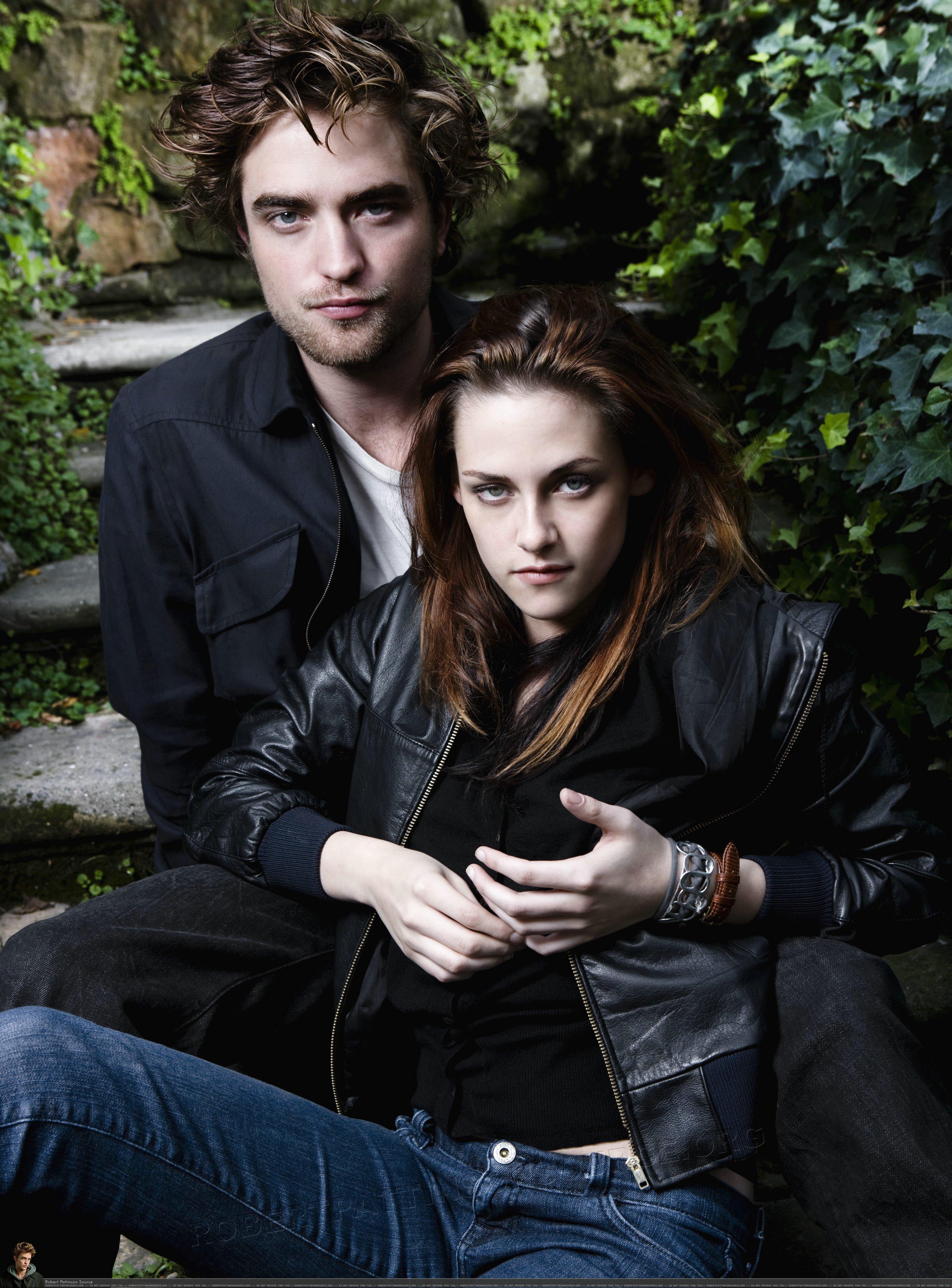 old photohoot pics of Robert Pattinson and Kristen Stewart now