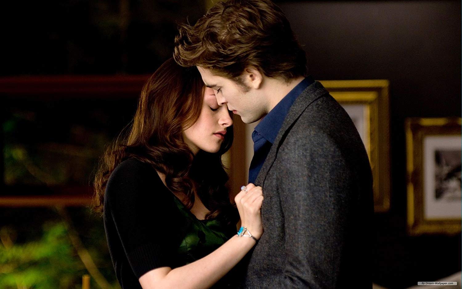 Movie Twilight Robert Pattinson Edward Cullen Kristen Stewart Bella
