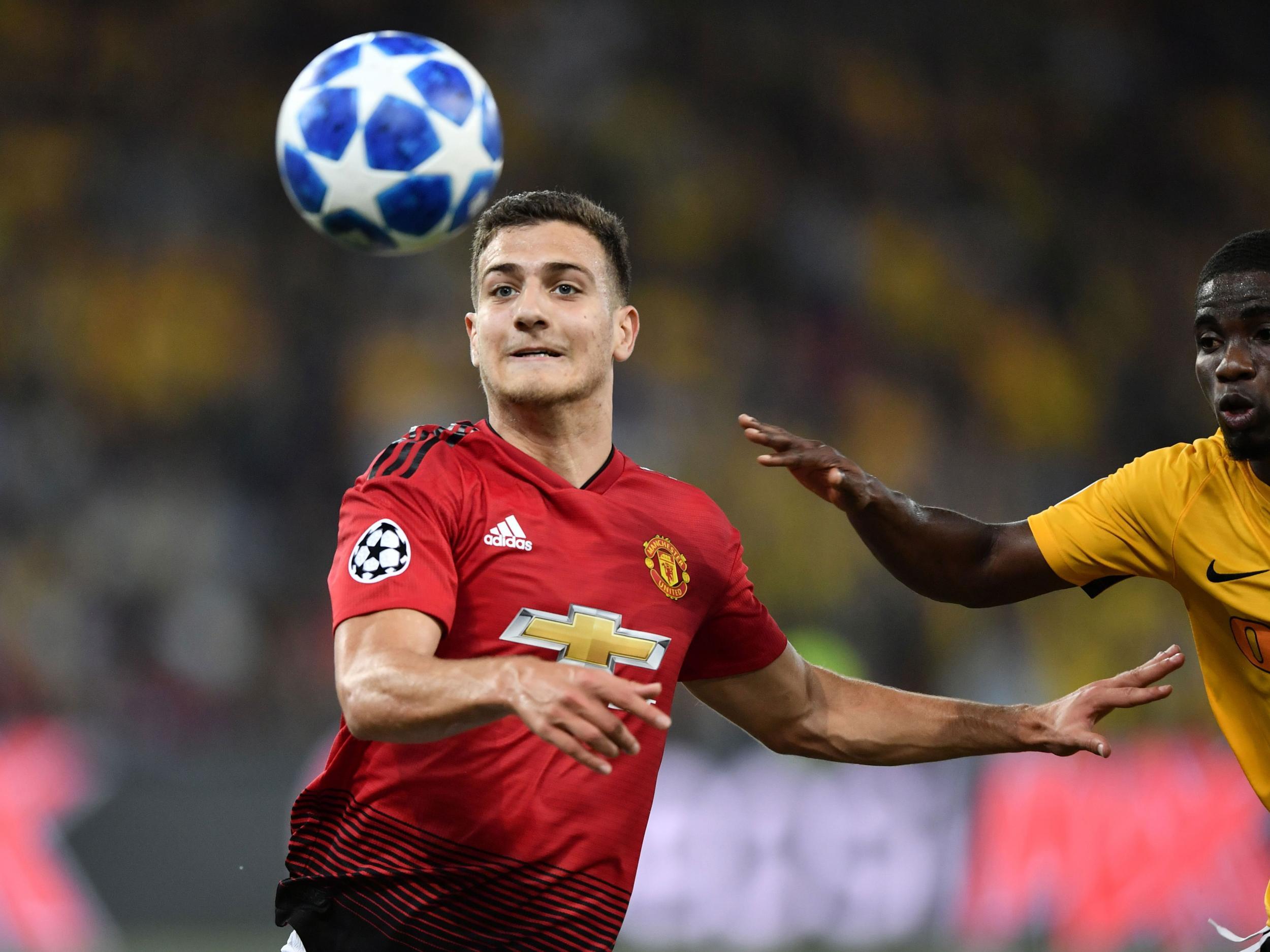 Manchester United new boy Diogo Dalot made to wait for Old Trafford