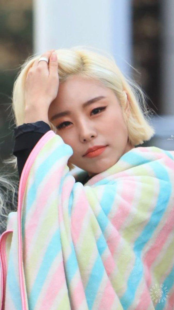 Kpop Wallpaper (Simple) if