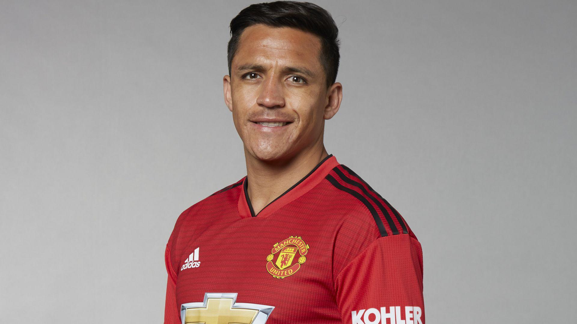 Alexis Sanchez: Man Utd's objective must be to win trophies in 2018
