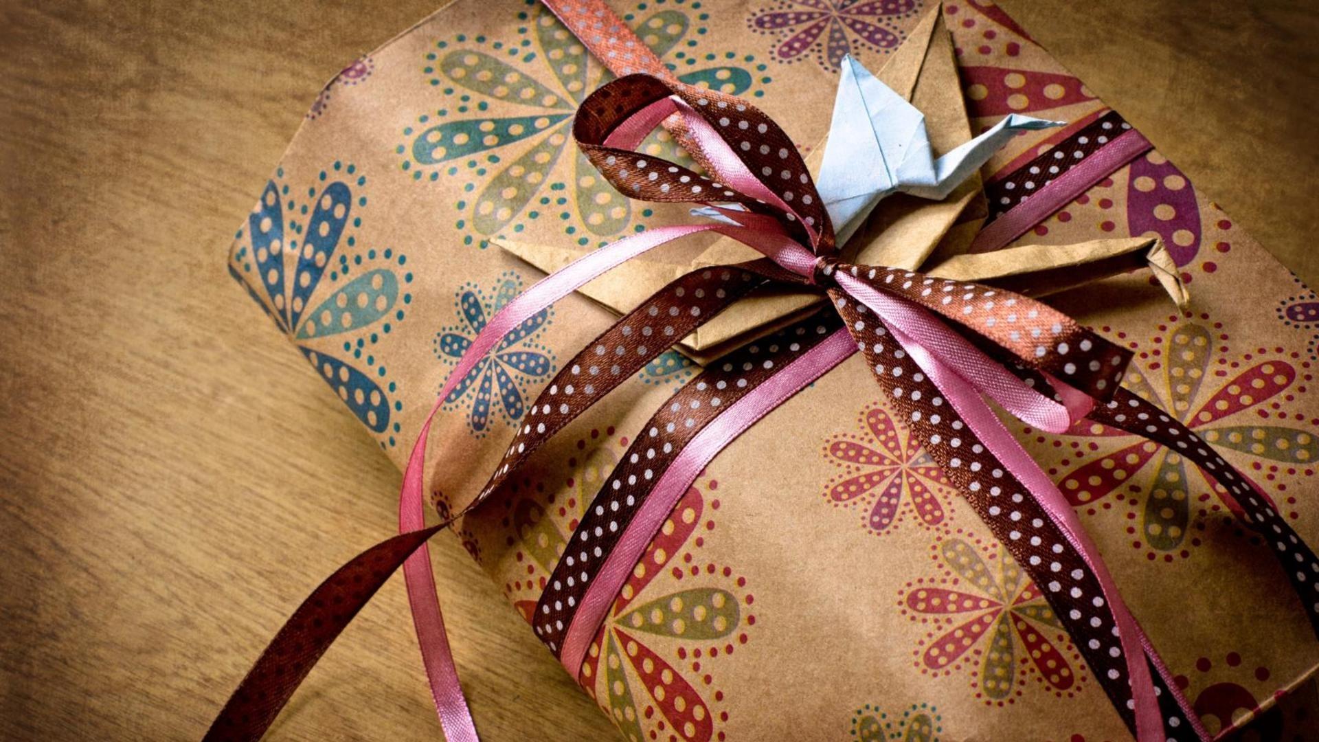 Download wallpaper 1920x1080 package, bows, ribbons, gift, wrap HD