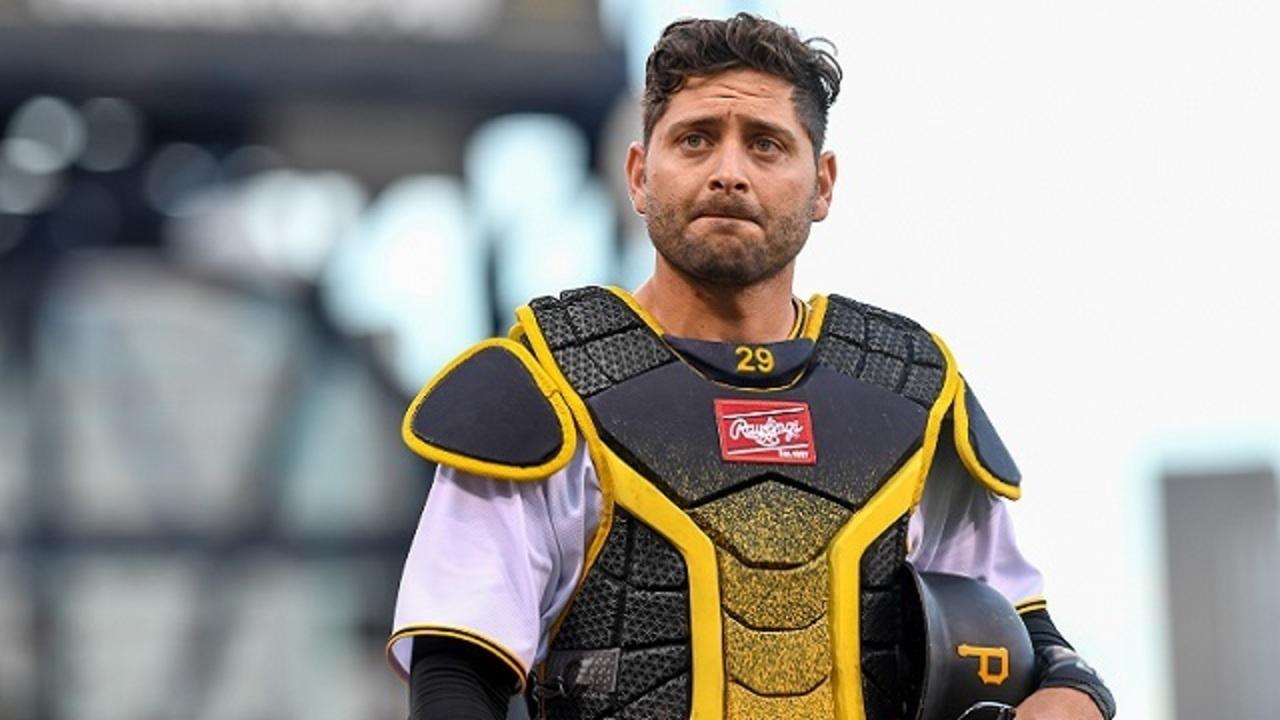 Pirates, Cervelli agree to contract extension through 2019