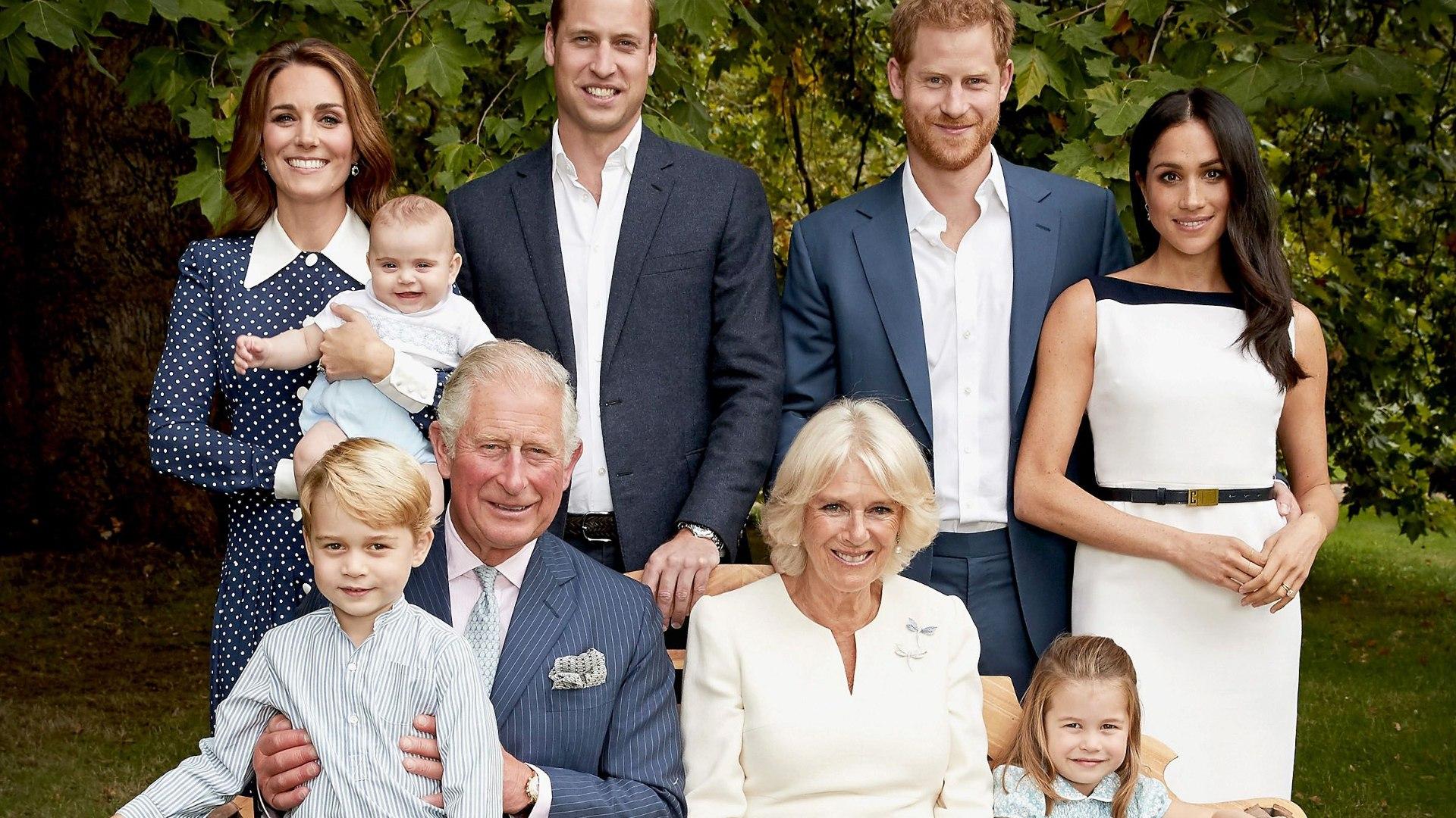 A professional face reader decodes the new royal family photo