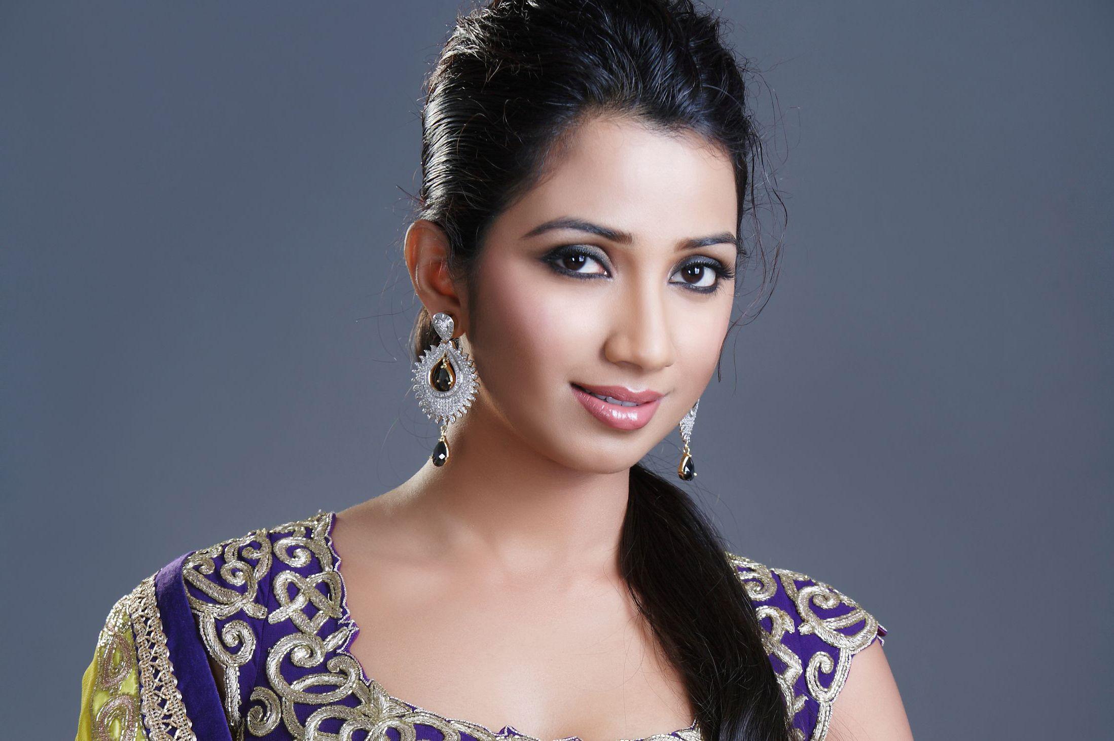 Beautiful Shreya Ghoshal HD Wallpaper Free Download