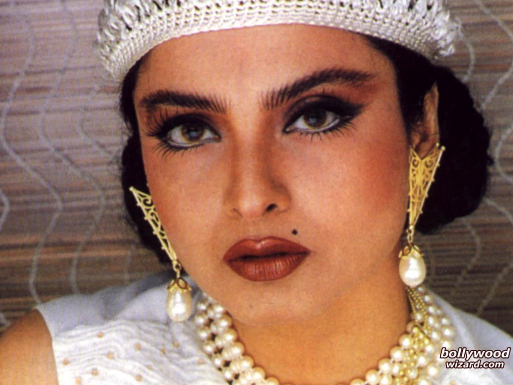 BollywoodWizard.com, Wallpaper / Picture of Rekha