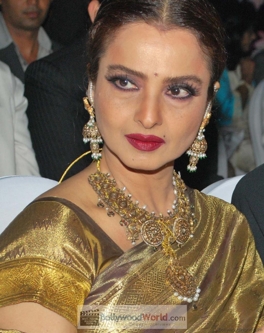 awesome India\'s Most Beautiful Lady And Famous Actress Rekha New