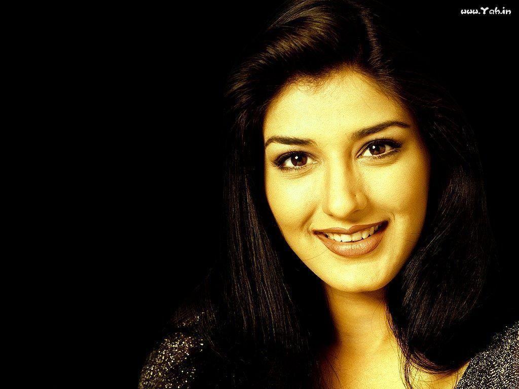 Bollywood Actresses. Sonali Bendre Smile. Sonali Bendre Wallpaper