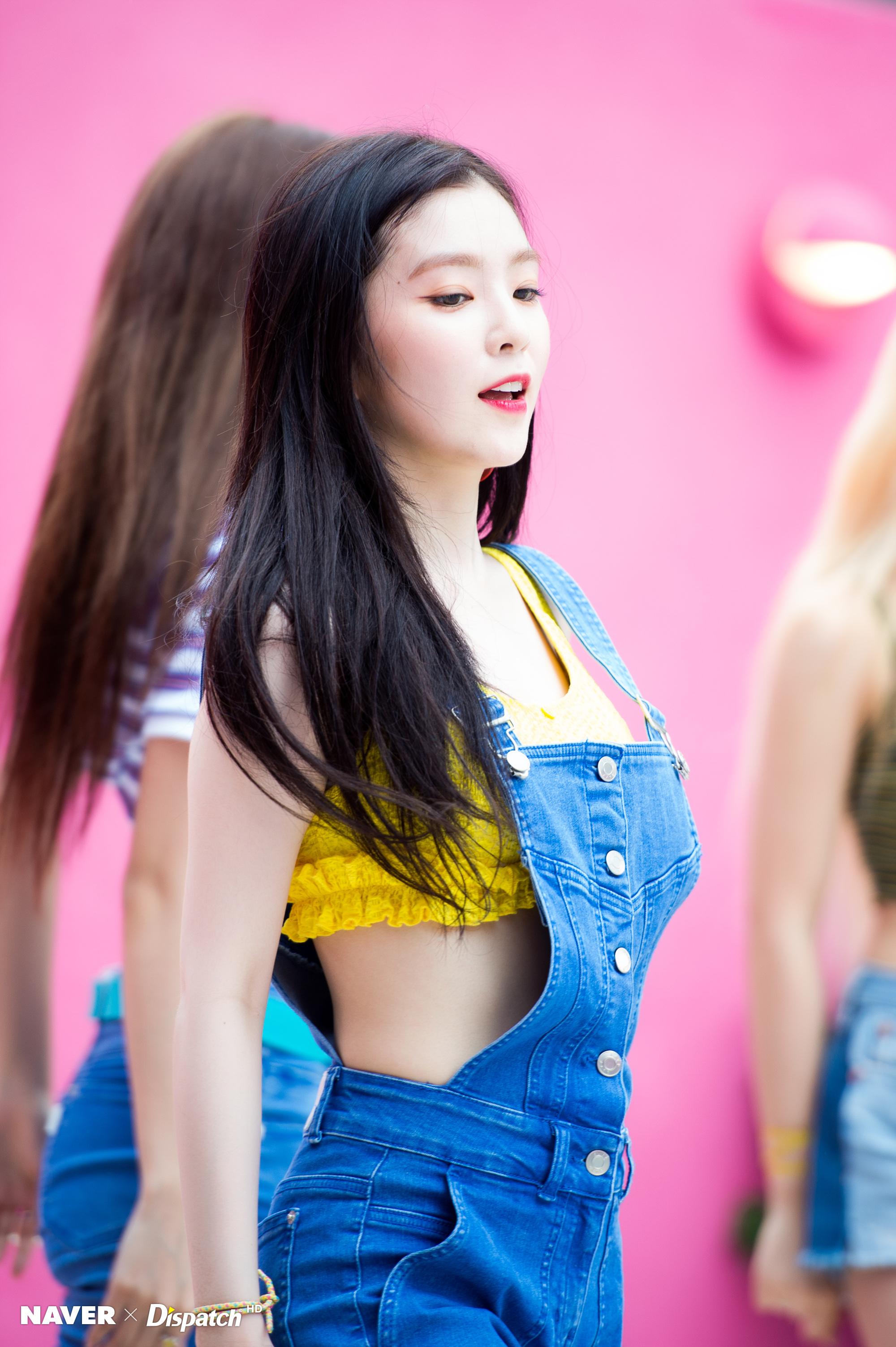 TOP 10 Sexiest Outfits Of Red Velvet Irene.