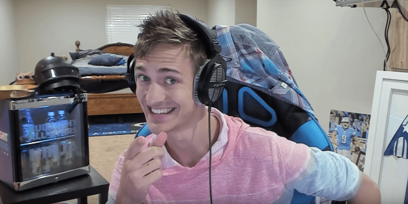 This 27 Year Old Makes $000 Every Month Playing 'Fortnite'