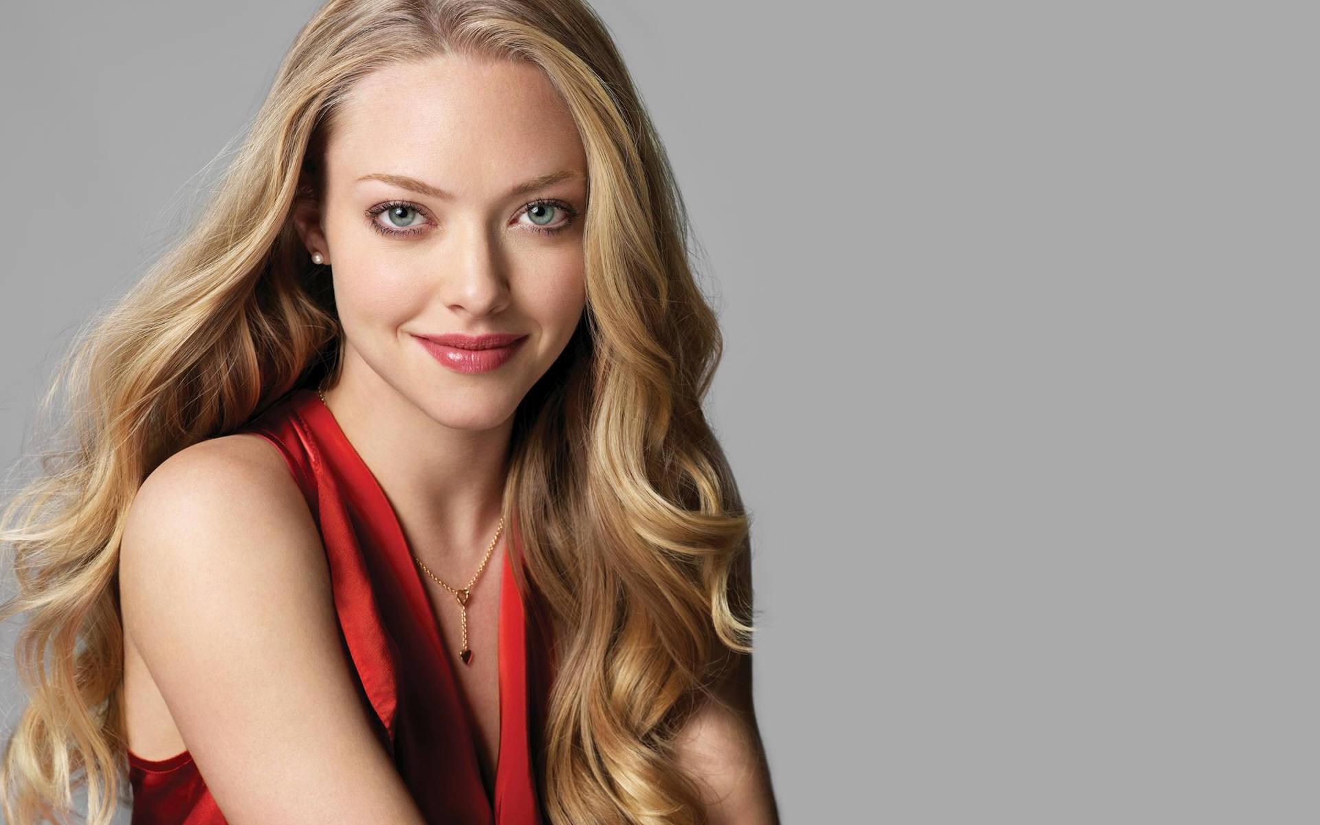 Amanda Seyfried Wallpaper