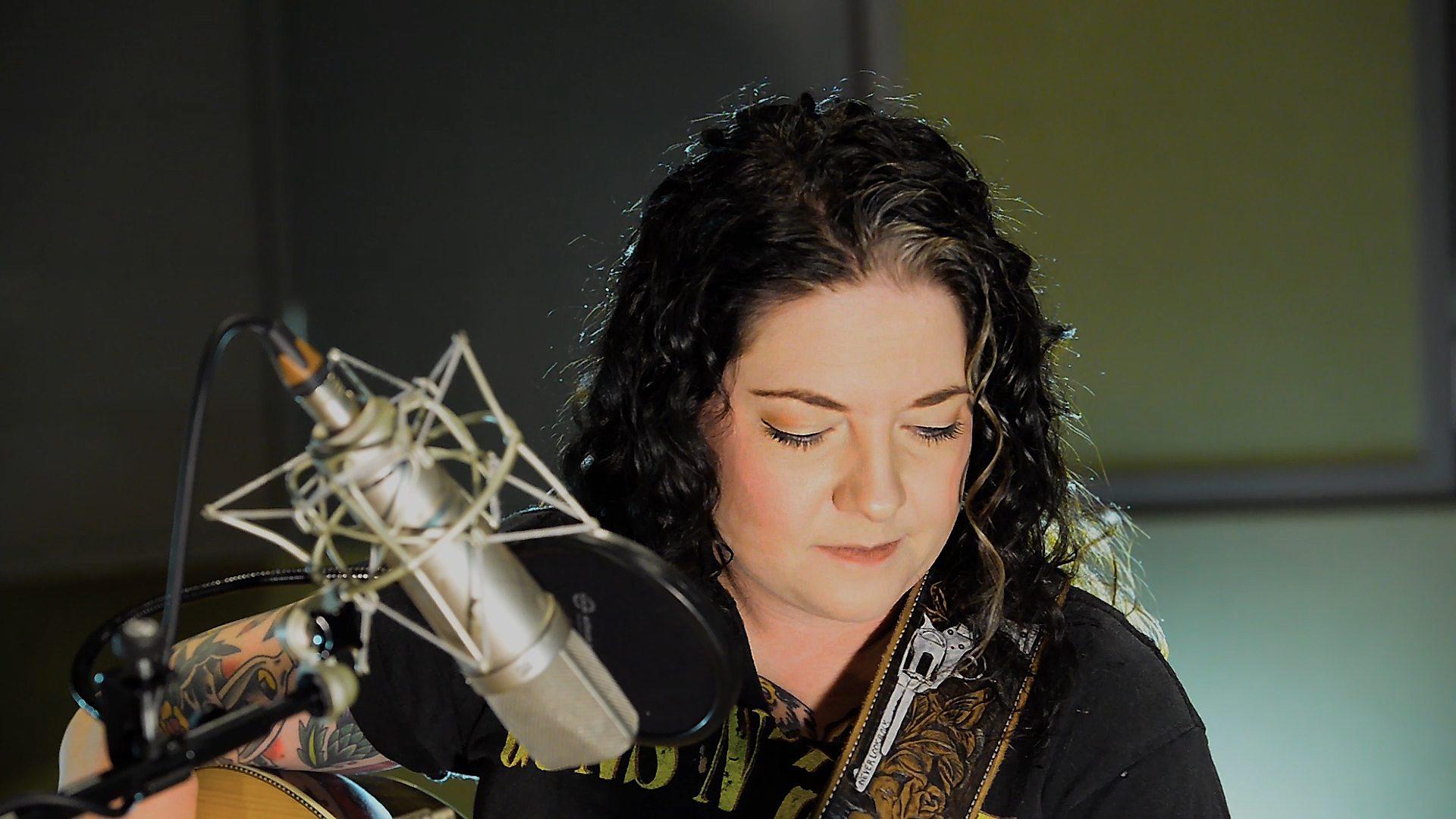 BBC Radio Scotland Country with Ricky Ross, Ashley McBryde