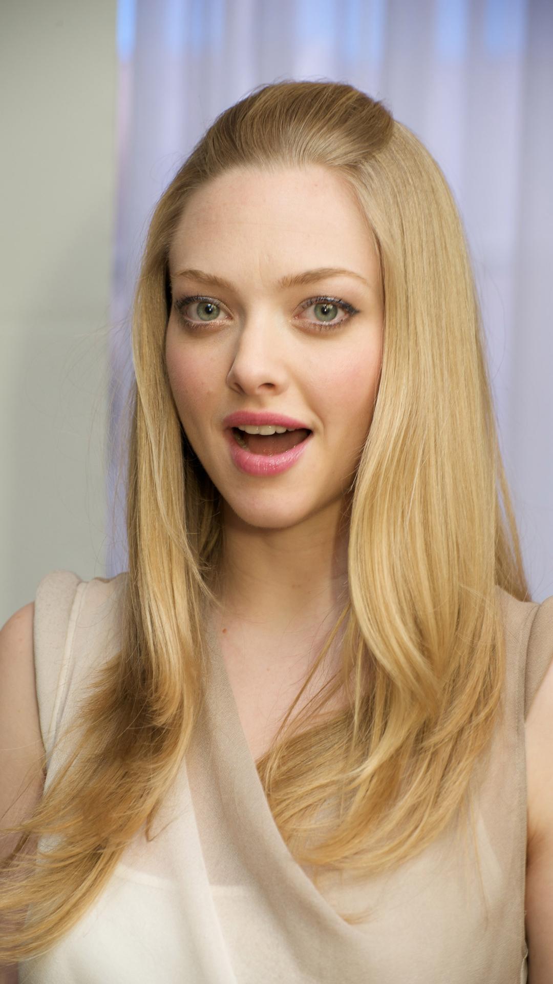 Amanda Seyfried htc one wallpaper, free and easy to download