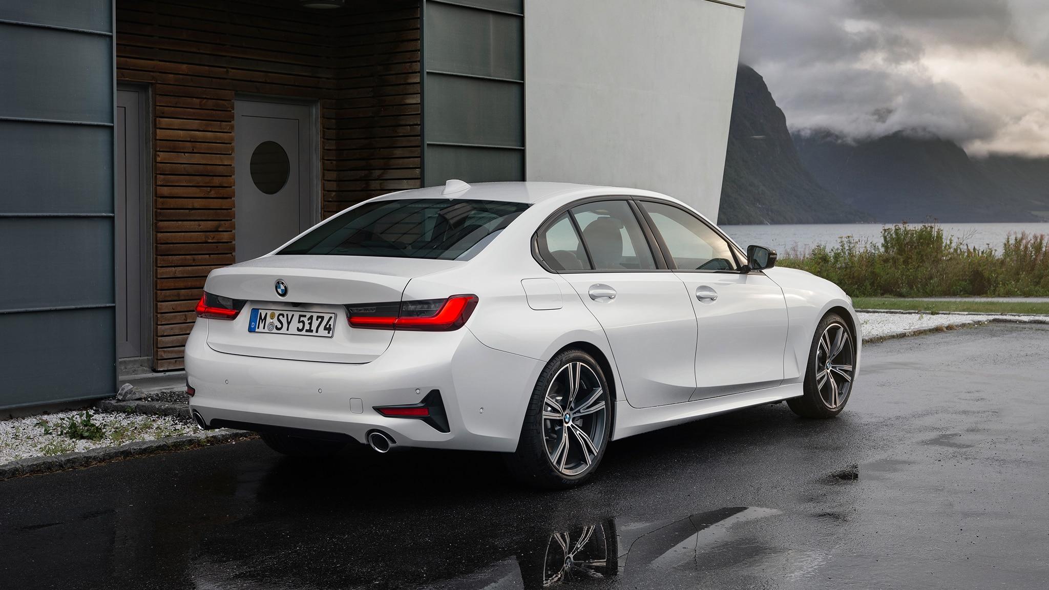 BMW 3 Series Design Analysis: Exterior, Interior, Details