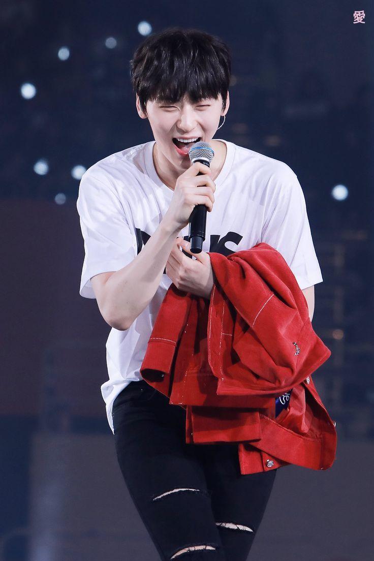 Genap Berusia 23 Tahun, Begini Potret Hwang Minhyun Wanna One