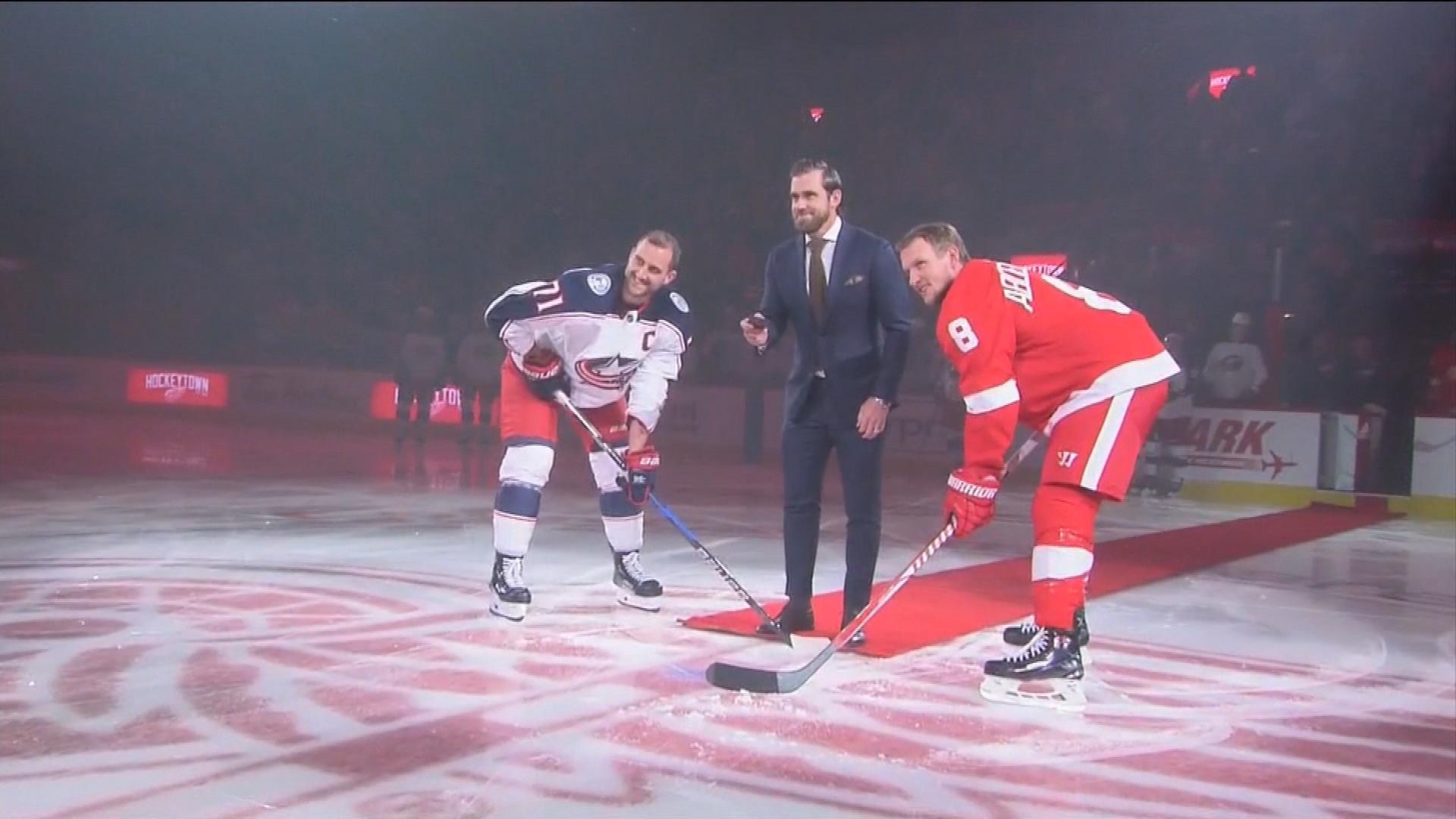 Henrik Zetterberg drops ceremonial puck before Detroit Red Wings