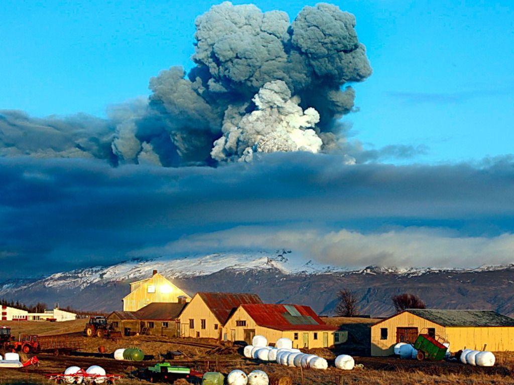 Icelands Eyjafjallajokull volcano Wallpaper. Landscapes. Volcano