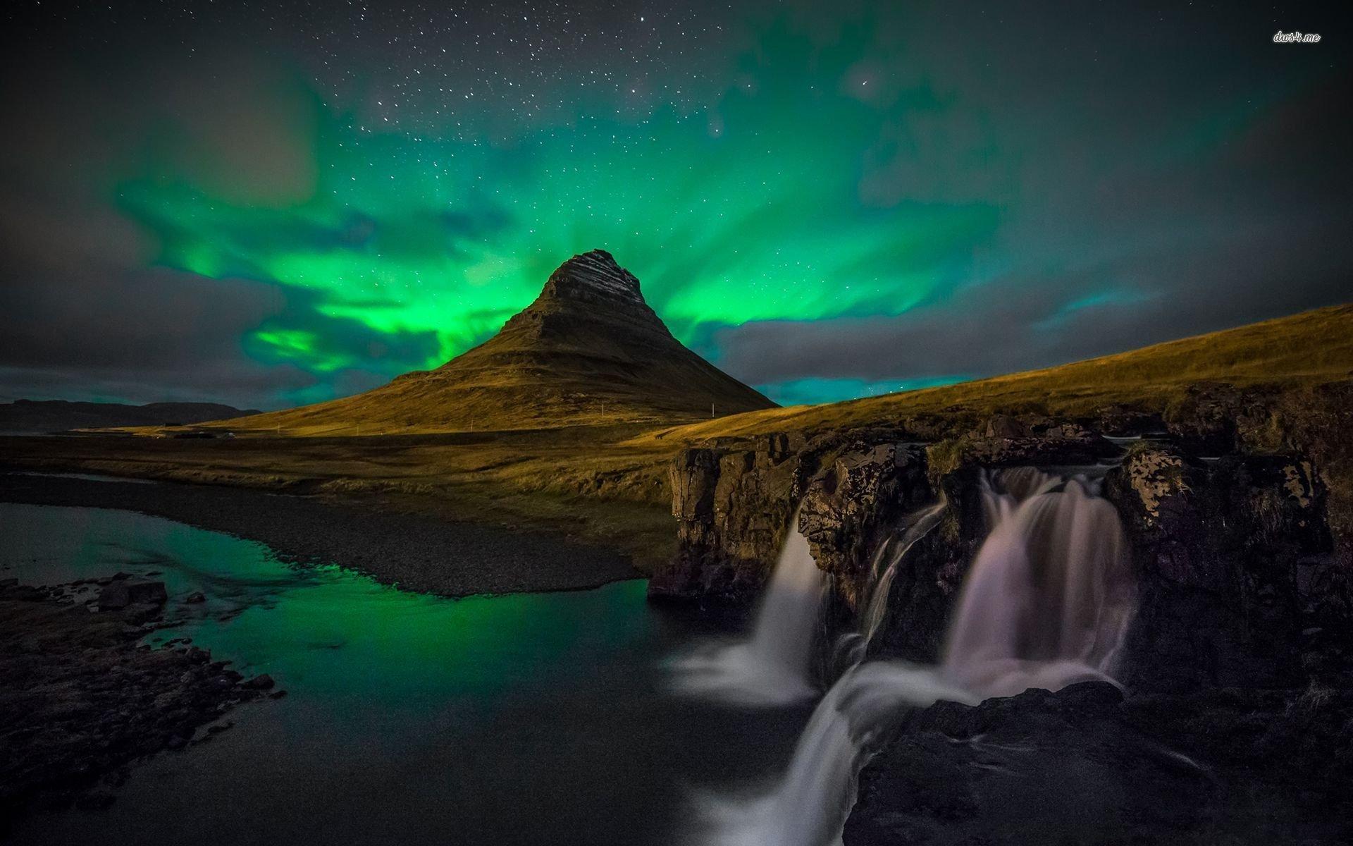 Iceland Wallpaper, Space: Iceland, northern lights, mountains 1920x1200