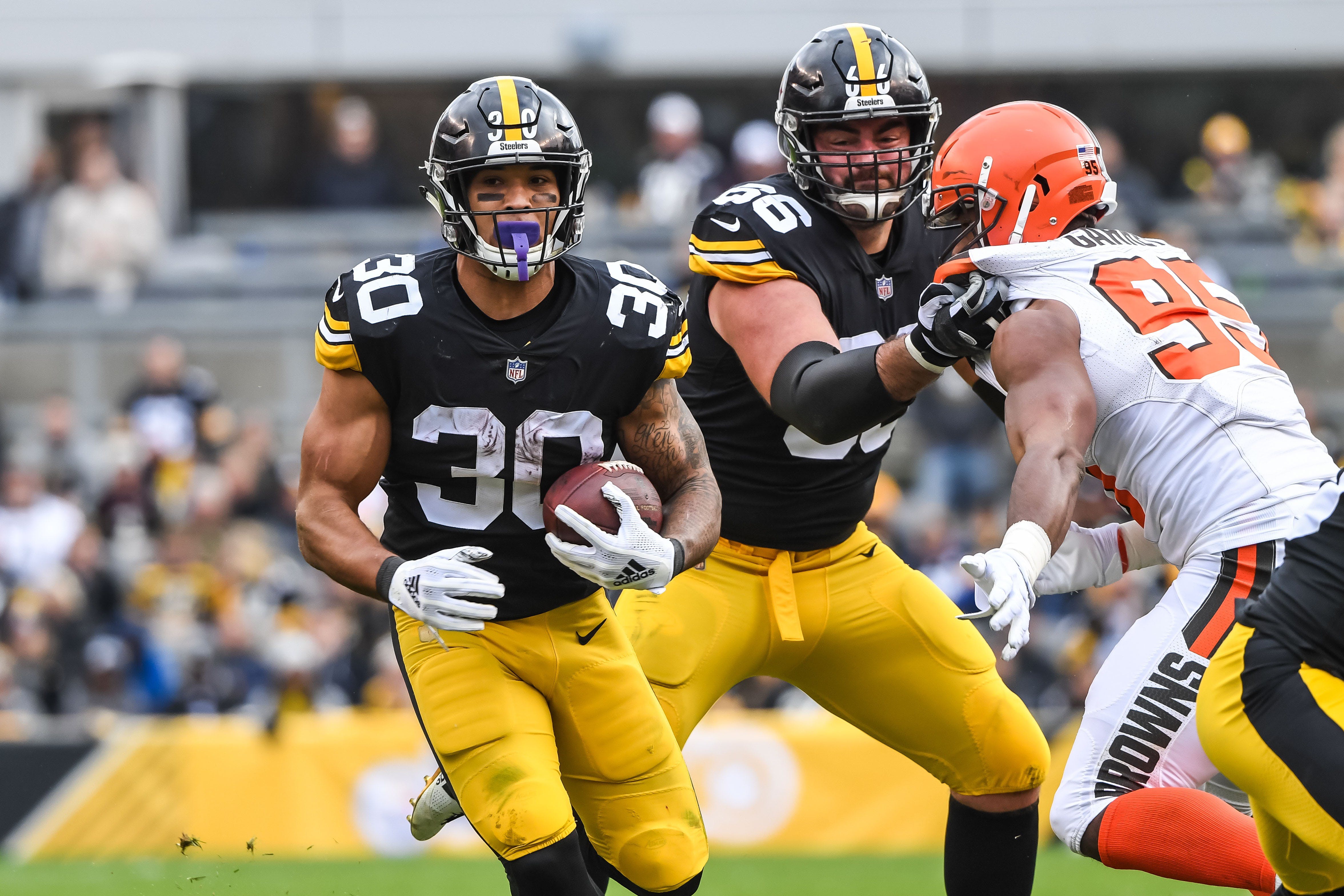 Steelers OG DeCastro: 'Doesn't matter' if Bell reports