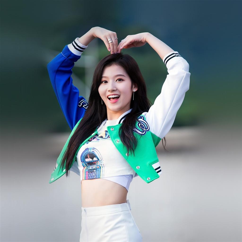 Kpop Sana Heart Love Cute Girl Celebrity iPad Air Wallpaper Download