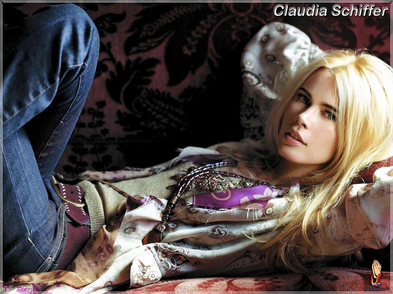 Claudia Schiffer Wallpaper and Background Imagex1200