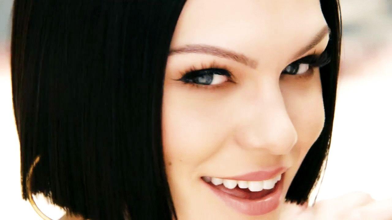 Jessie J Flashlight wallpaper. ♬ JeSSie J ♫