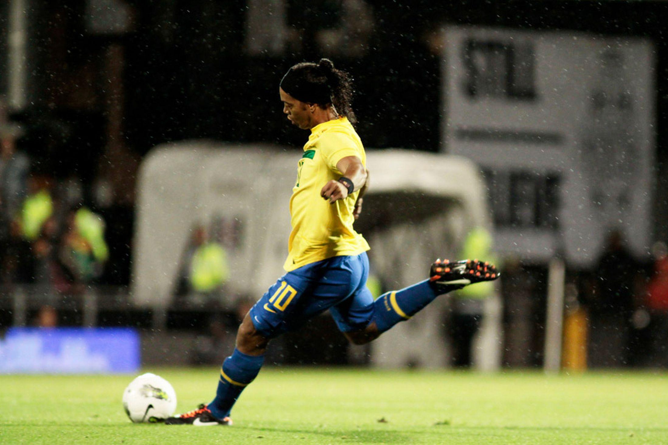 Ronaldinho HD Wallpaper