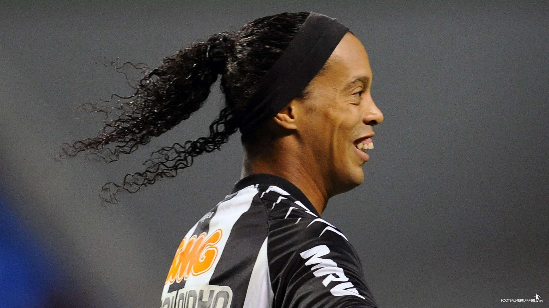 Ronaldinho HD Wallpaper: Players, Teams, Leagues Wallpaper