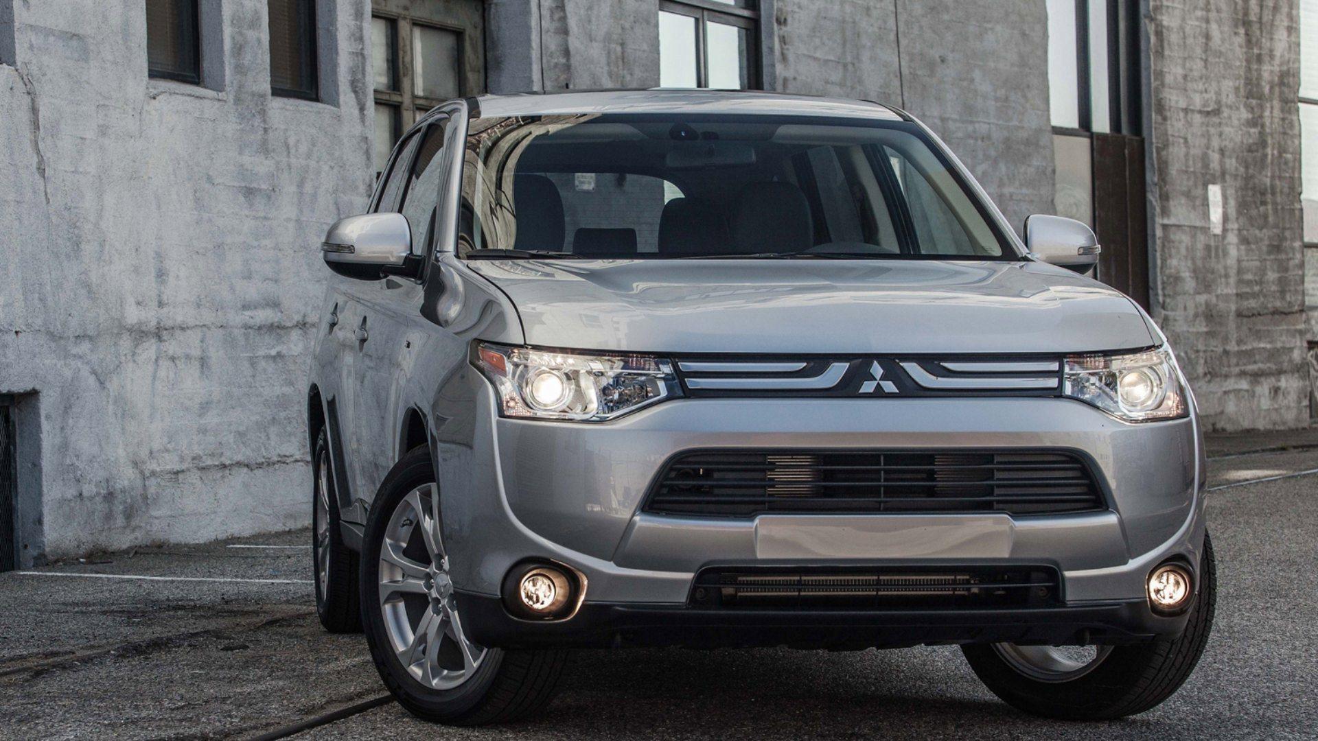wallpaper: 2014 Mitsubishi Outlander HD Wallpaper