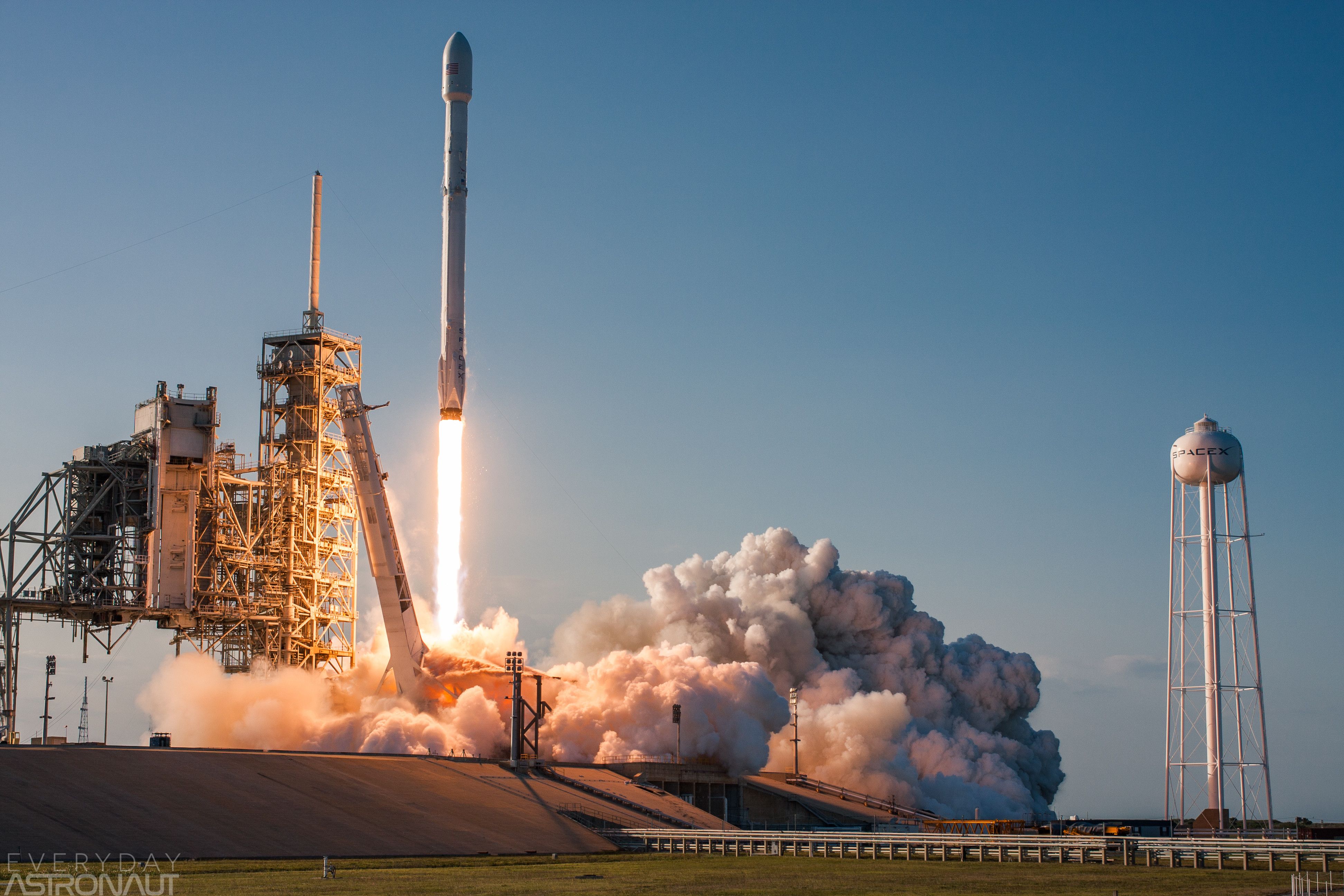 INTERESTING PHOTO OF THE DAY: SPACEX'S FIRST REUSED ROCKET LAUNCH