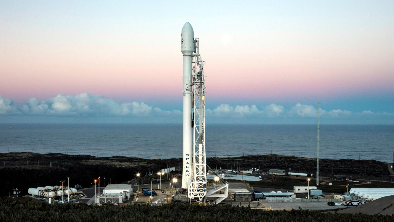 Video: Watch Elon Musk's reusable SpaceX Falcon 9 rocket launch