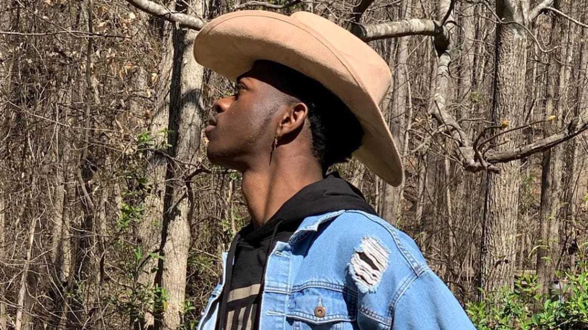 Tops Billboard Hot 100 Lil Nas X's Old Town Road