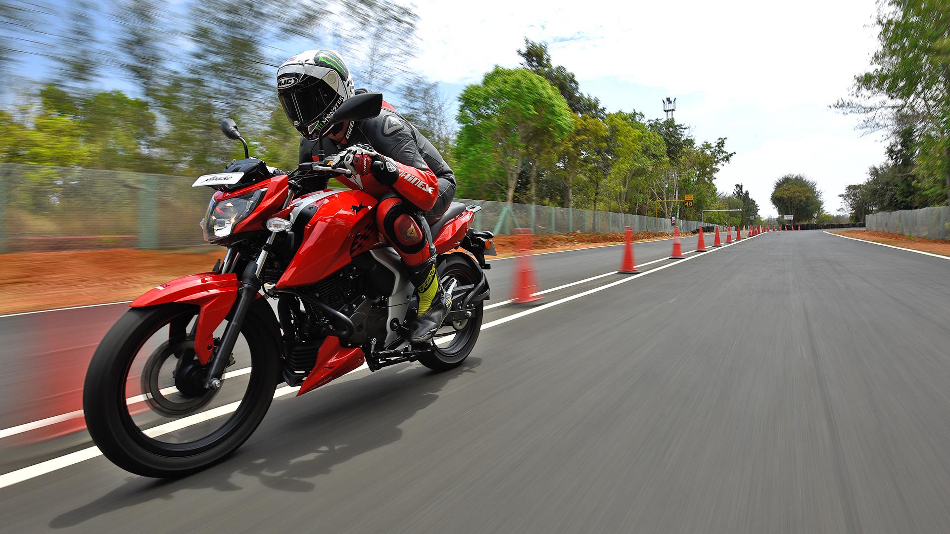 TVS Apache RTR 160 4V 2018 FI, Mileage, Reviews