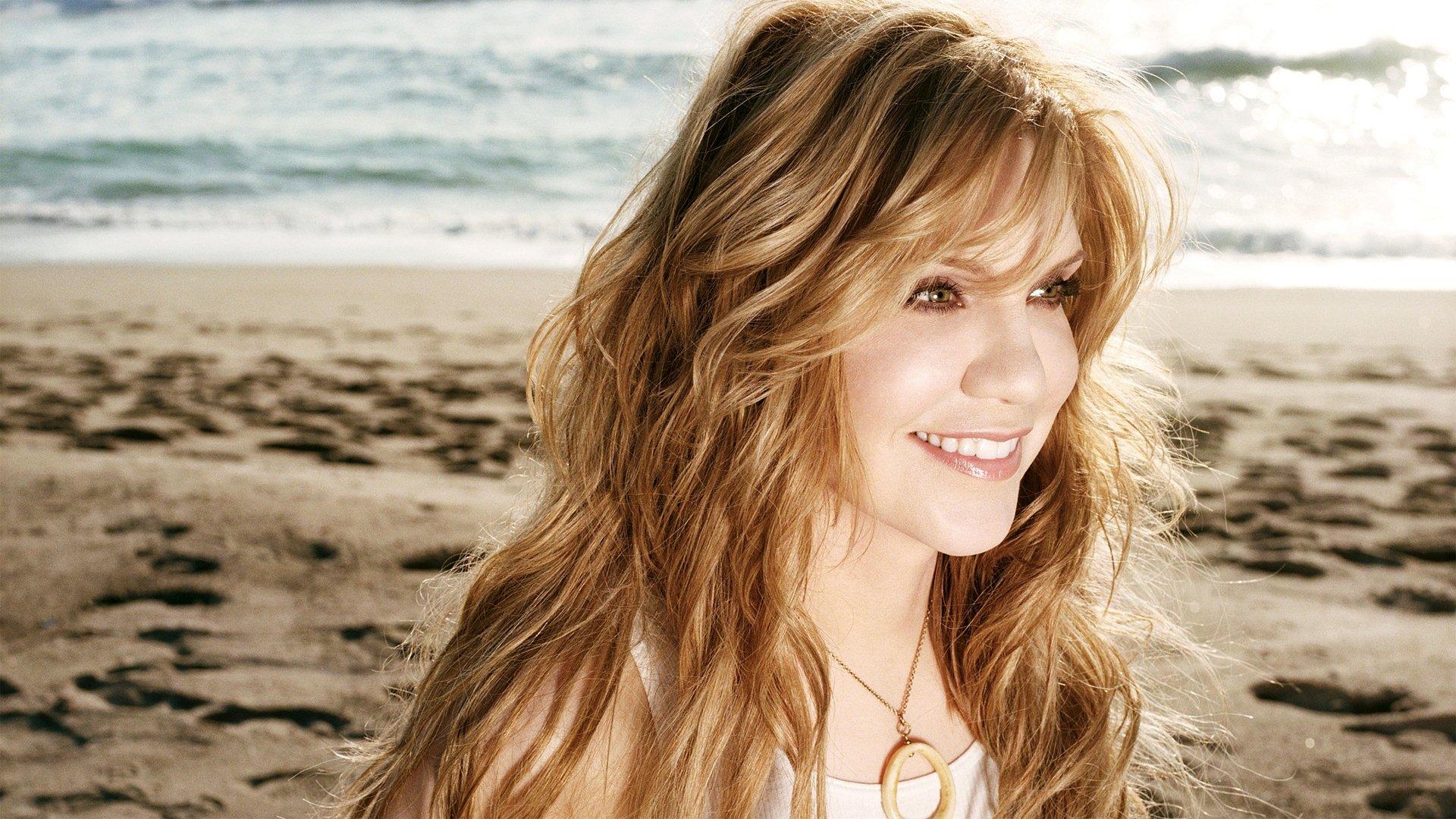 Alison Krauss HD Wallpaper and Background Image