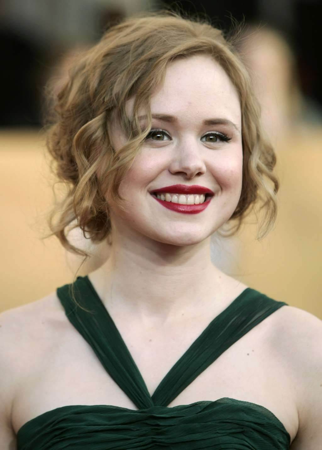 Hot Picture Of Alison Pill Will Prove That She Is One Of