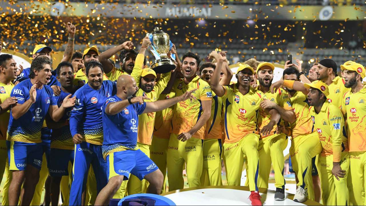 IPL 2018: CSK captain MS Dhoni reveals mantra behind lifting trophy