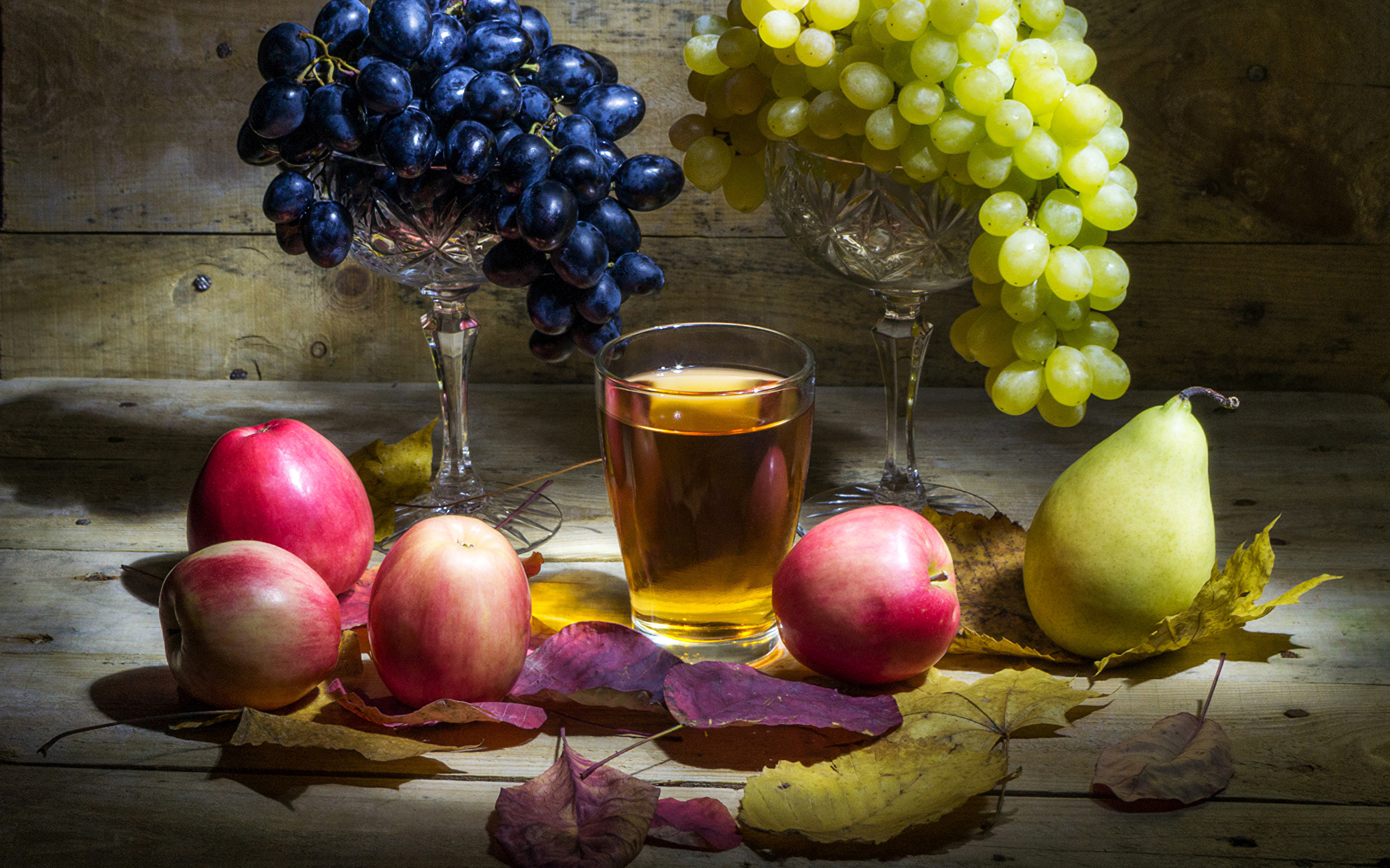 Picture Foliage Juice Pears Grapes Apples Highball glass 2560x1600