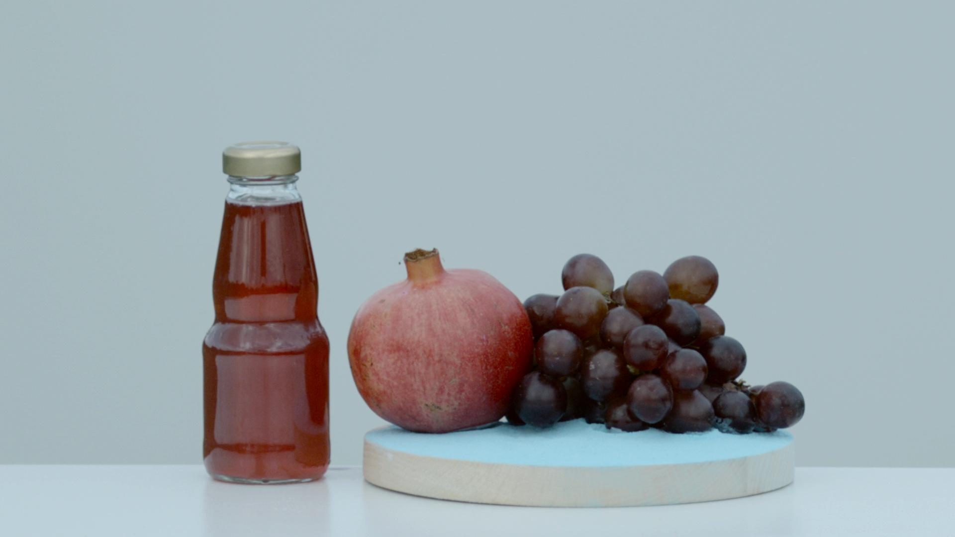Video: Grape juice, pomegranate and grapes exploding, Ultra Slow