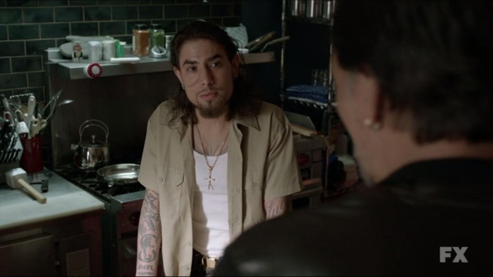 Anyone else notice Dave Navarro's guest appearance?