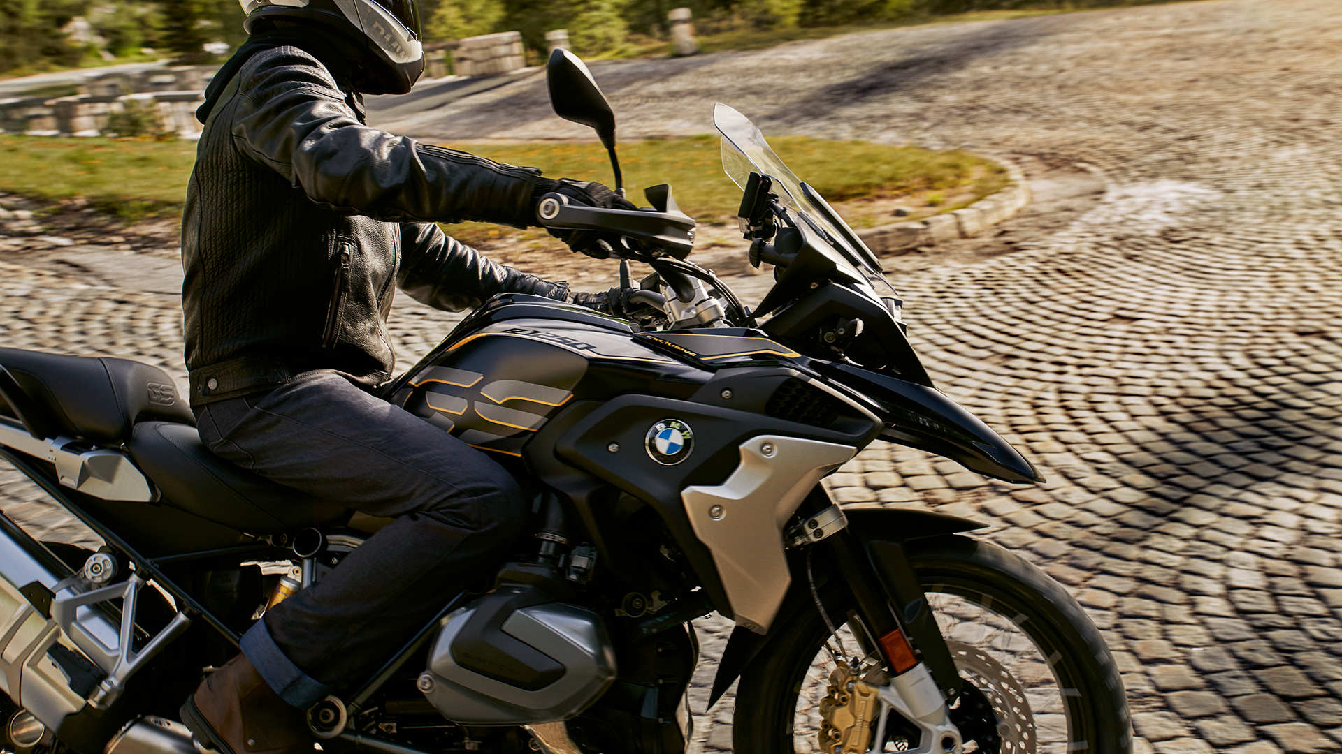 BMW R 1250 GS Motorcycle Prices, Full Technical Specifications