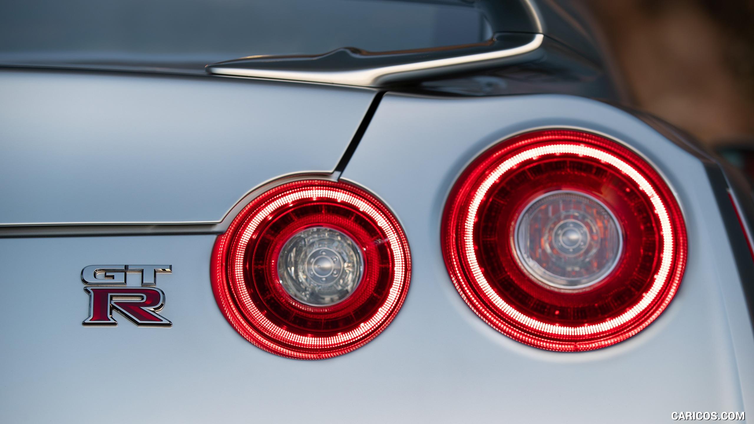 Nissan GT R Light. HD Wallpaper
