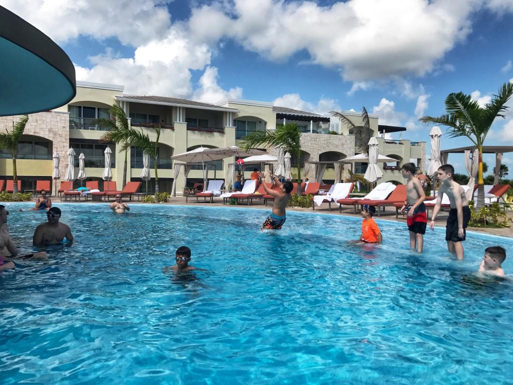 Family Travel: The Grand at Moon Palace Cancun. Life Without Pink