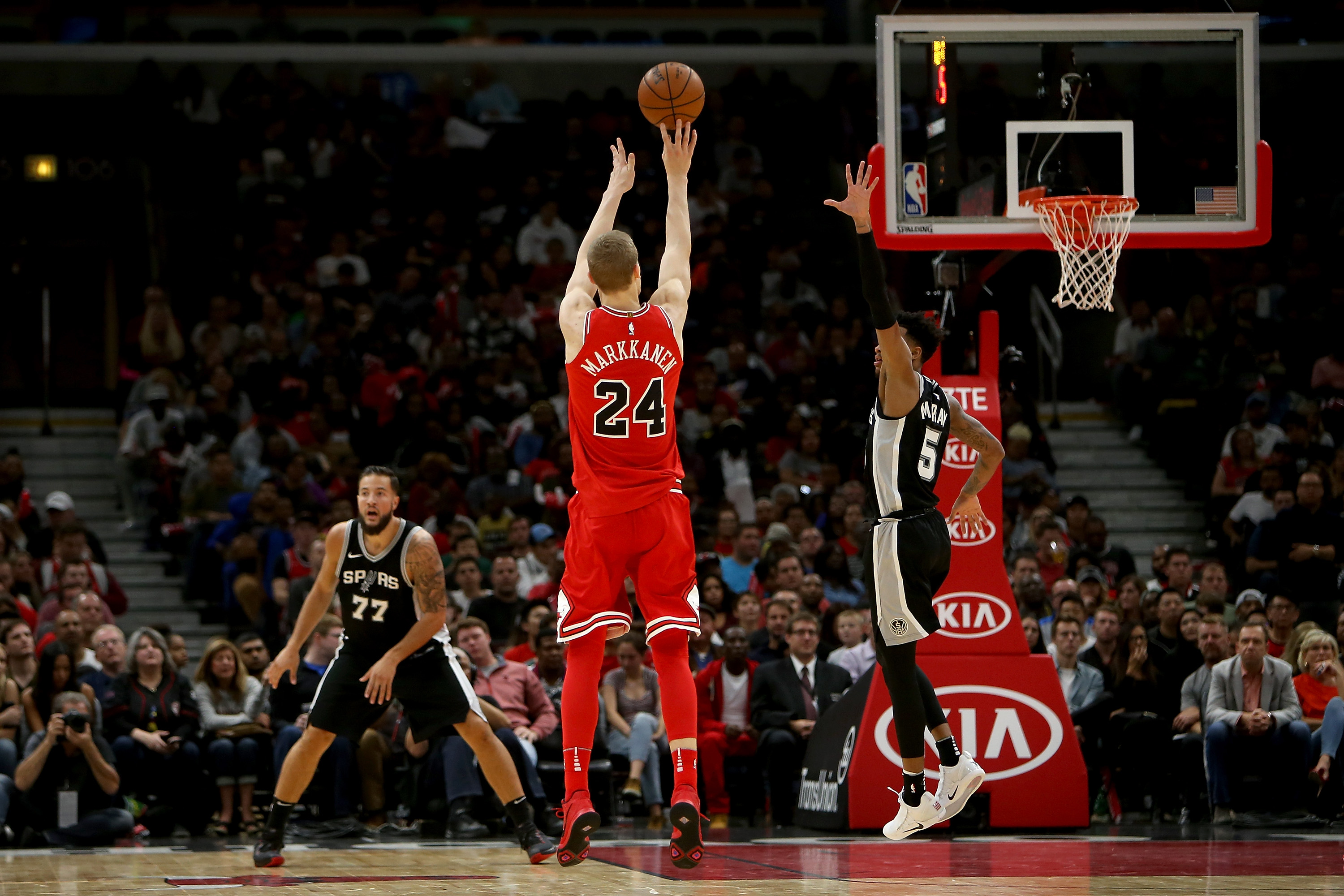 Lauri Markkanen Is First Player In NBA History To Make 10 3 Pointers