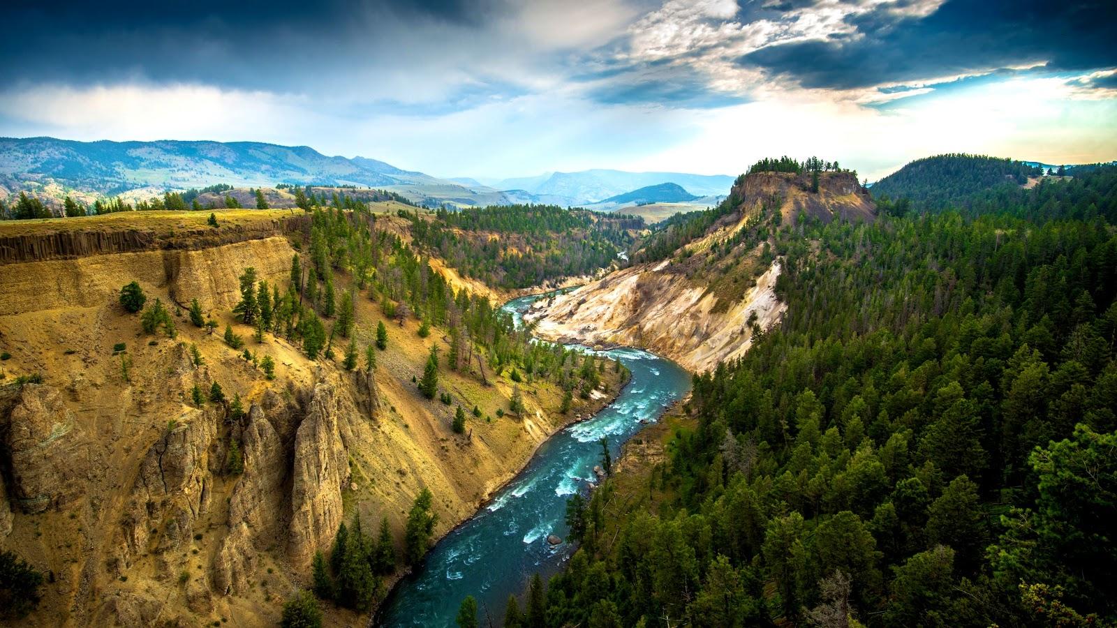 Yellowstone National Park Desktop Background
