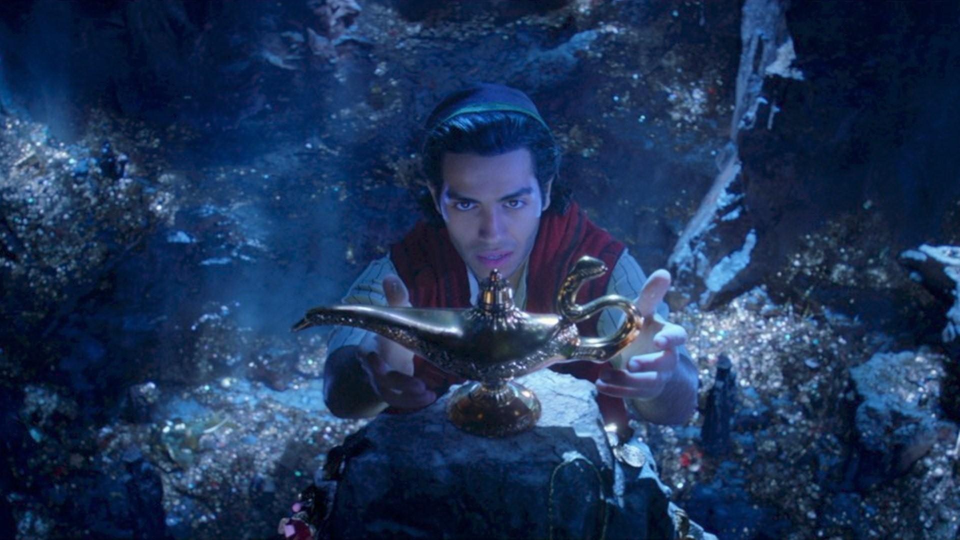 Mena Massoud as Aladdin in 2019 Film Aladdin