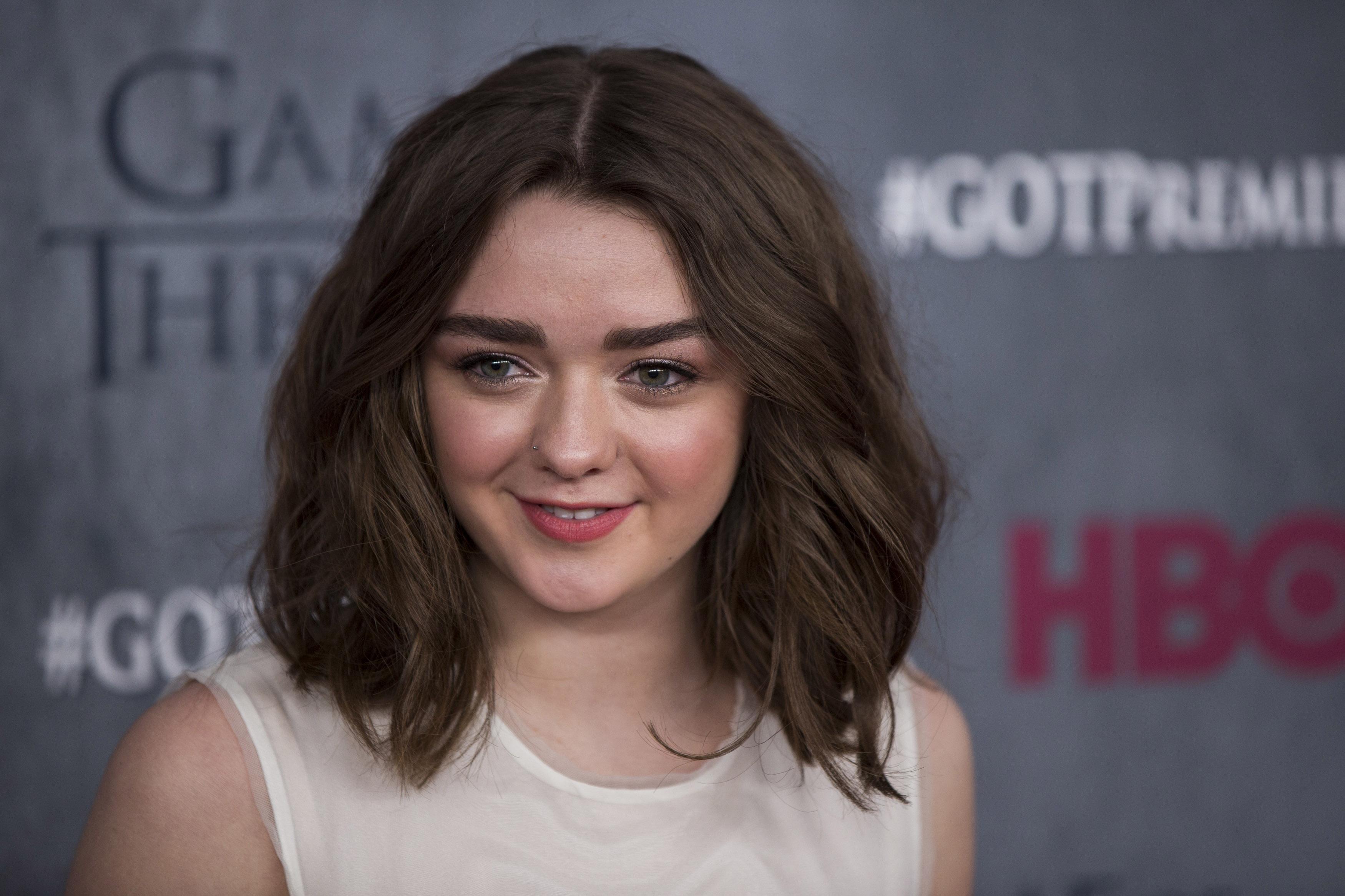 Maisie Williams Wallpaper High Resolution and Quality Download
