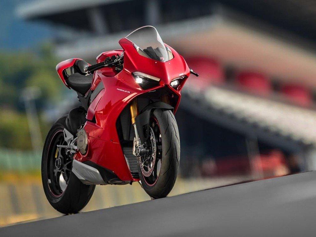 Ducati Panigale V4, Photo, HD Wallpaper Free Download