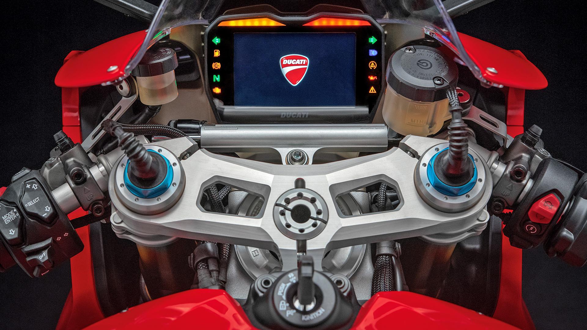 Ducati Panigale V4 2018 STD, Mileage, Reviews, Specification